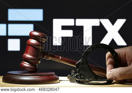 Syktyvkar, Komi, Russia, January 5, 2023, Ftx . Hammer On The Table On The Background Of The Ftx Log