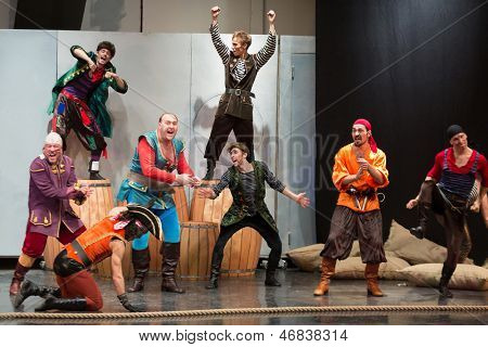 Moscou - 18 OCT: Une scène avec les pirates à répétition publique de l'île au trésor musical dans le concert