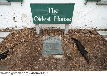 St. Augustine, Florida - December 31, 2022: Sign And Plaque For Historic Oldest House In St. Augusti