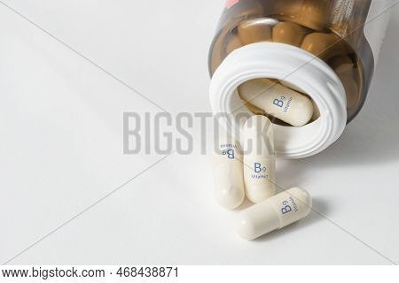 Vitamin B9. Capsules With Folic Acid, Necessary For The Growth And Development Of The Circulatory An
