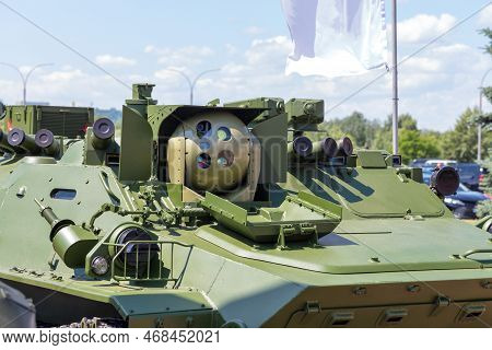The Laser Optical Aiming Station Is Designed In The Form Of A Sphere With A Four-circuit Stabilizati