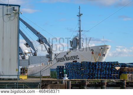 New Orleans, La - December 28: Bow Of The Green Maveric Refrigerated Cargo Ship With Operational Cra