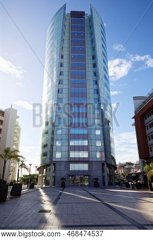 Business Center Pointe Simon Which Includes The Lumina Tower, A 21-story Office Building, A 40-unit 