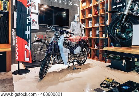 Nakhon Pathom,thailand-january 7, 2023 : View Of Honda Super Cub C 125 Motorcycle Classic 125Cc. Col