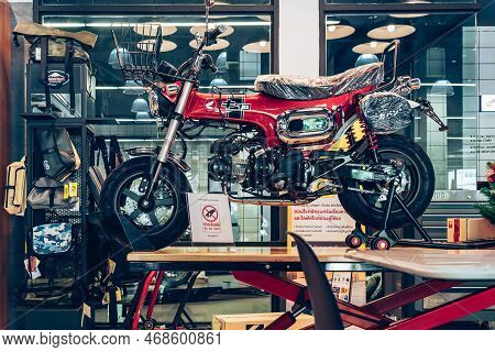 Nakhon Pathom,thailand-january 7, 2023 : View Of Honda Super Cub C 125 Motorcycle Classic 125Cc. Col