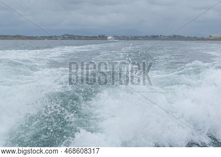 Sea Whirpool Waves Leftafter Fast Goig Ship .