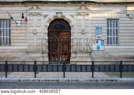 Nimes, Occitanie, France, 12 31 2022 - The Feucheres College Facade Of The Assumption Of Mary