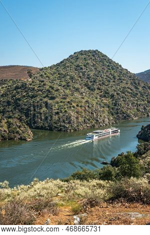 Viewpoint Of Arnozelo Allows To See A Vast Landscape On The Douro And Its Man-made Slopes. Douro Reg
