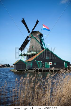 Hölländische Windmühlen bei der Zaanse schans