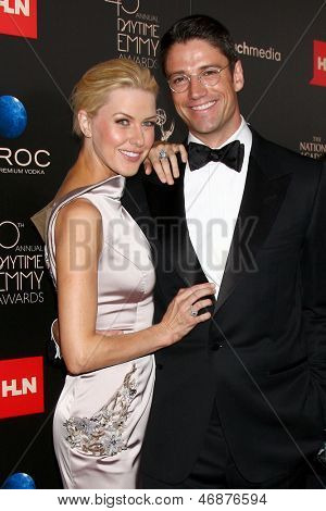 LOS ANGELES - cze 16: James Scott przylatuje na 40-Daytime Emmy Awards w trakcie imprezy Skirball Cultural 