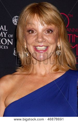LOS ANGELES - 14 Juni: Teresa Ganzel beachtet die 2013 tagsüber kreative Emmys bei Bonaventure-Hot