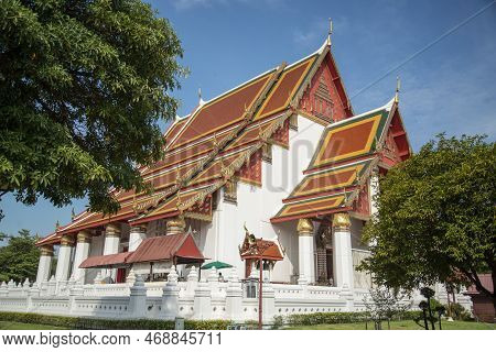 Thailand Ayutthaya Wat Mongkhon Bophit