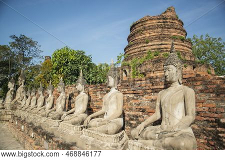 Thailand Ayutthaya Wat Yai Chai Mongkon
