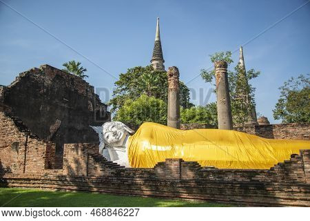Thailand Ayutthaya Wat Yai Chai Mongkon