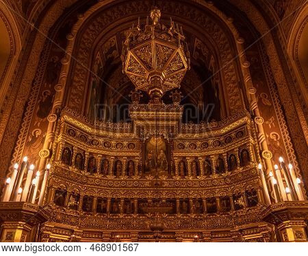 Timisoara - Romania. July 17, 2022: Iconostasis, Chandeliers And Candlesticks Of Orthodox Metropolit
