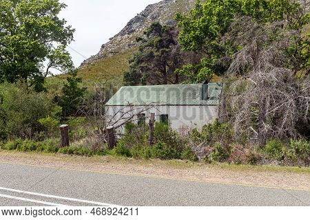 Riversdale, South Africa - Sep 24, 2022:the Historic Tollhouse In Garcia's Pass Near Riversdale In T