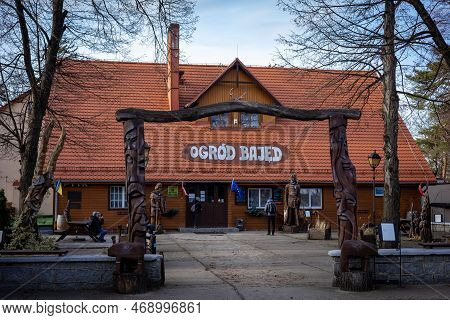 Sobotka, Poland - December 31, 2022: Tourist House And Restaurant Pod Wiezyca. Wooden House With Fol