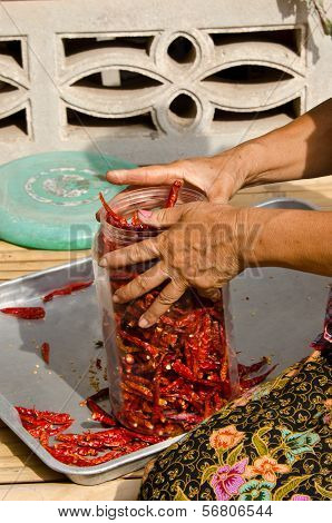 Sun dried chili
