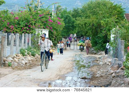 Asian Children, Vietnamese Countryside Pupil