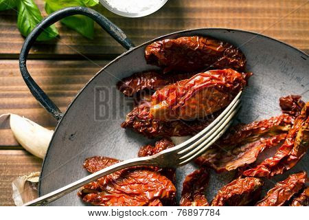 sun dried tomatoes in pan