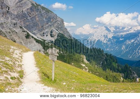 Monte Cristallo Massif - Tourist Path