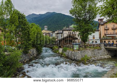 Italian Alpine urban commune of Ponte di Legno