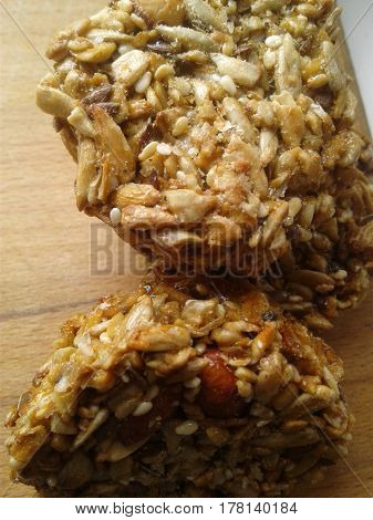 Kozinaki - Georgian sweetness, made from walnuts and honey Kozinaki is a high-calorie product that is full of vitamins and minerals. People around the world love and revere this sweetness The structure of modern kozinaki added dried fruits, cereals and se