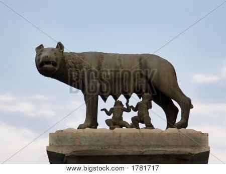 Romulus i Remus ssanie She-Wolf