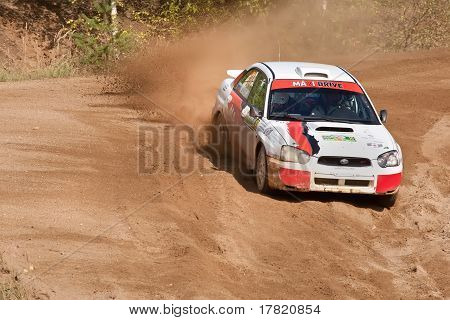 ROSTOV Rusland - SEPTEMBER 05: Vadim Michaylov drev en Subaru Impreza bil under Rostov Velikiy Russ