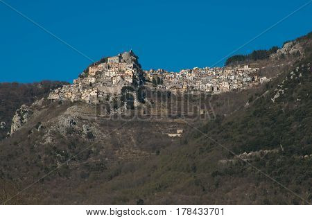 Cervara di Roma is a little suggestive town on the rock, in the Simbruini mountains, province of Rome, know as 