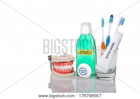 Oral Care Essential Products Tapered Toothbrush, Toothpaste, Mouthwash, Dental Floss