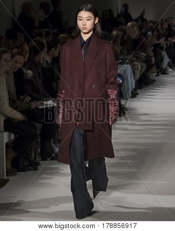 Victoria Beckham - Fall 2017 Collection