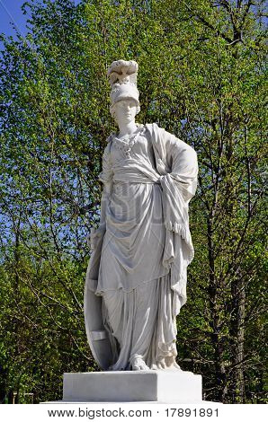 Estatua griega en un parque