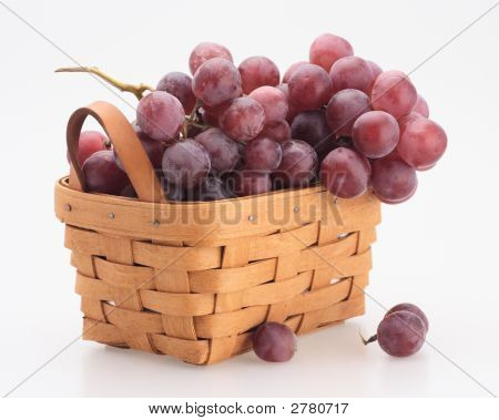 Vörös szőlő a kosárba