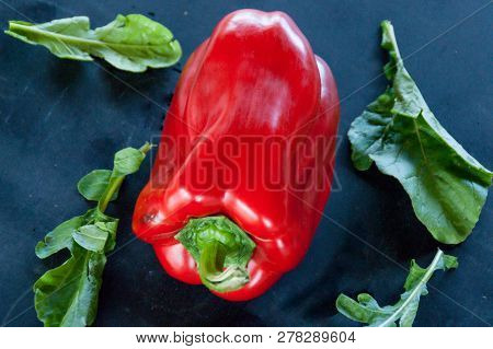 Black Food: Red Pepper And Arugula