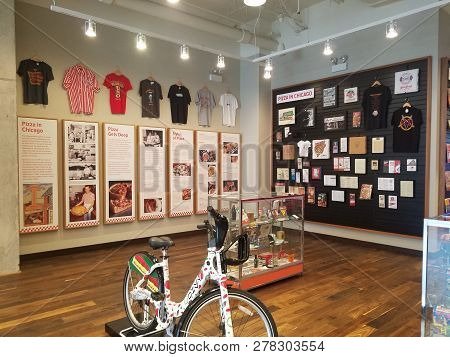 Chicago, Il September 30, 2018, U.s. Pizza Museum Interior Exhibit Display Of Pizza Related Memorabi