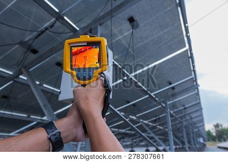 Thermoscan(thermal Image Camera), Industrial Equipment Used For Checking The Internal Temperature Of