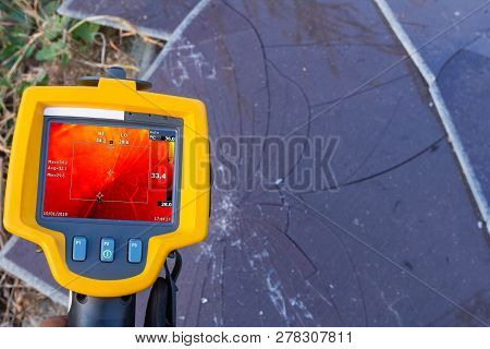 Thermoscan(thermal Image Camera), Industrial Equipment Used For Checking The Internal Temperature Of
