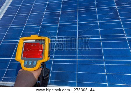 Thermoscan(thermal Image Camera), Industrial Equipment Used For Checking The Internal Temperature Of