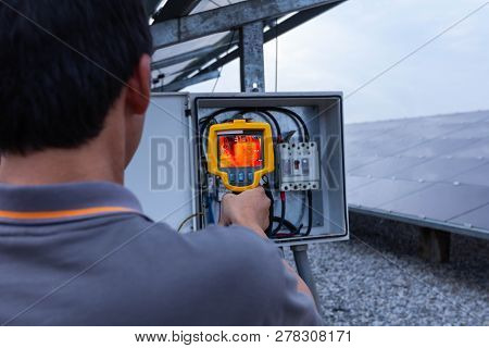 Thermoscan(thermal Image Camera), Industrial Equipment Used For Checking The Internal Temperature Of
