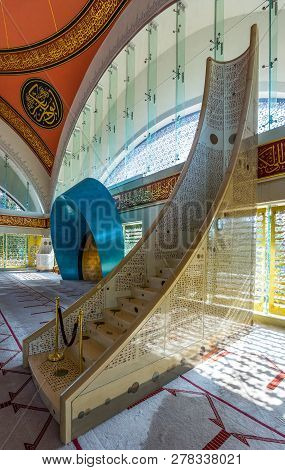 Istambul , Turkey - February 19, 2013:  Uskudar Quarter, The Colorful Amd Modern Interiors Of The Sa