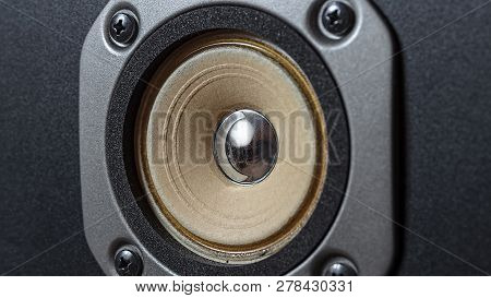 High Quality Loudspeakers.hifi Sound System In Shop For Sound Recording Studio.professional Hi-fi Ca