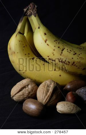 Nødder og bananer