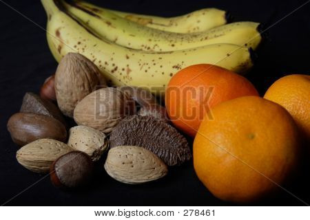 Banan, appelsiner og blandet nødder