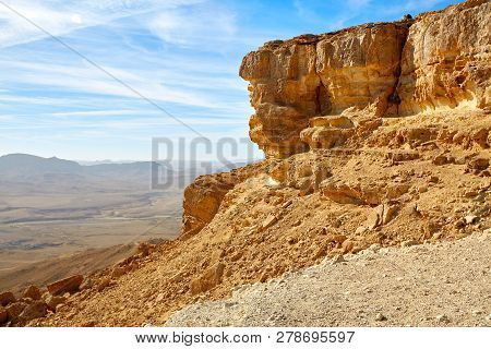 Makhtesh Ramon Crater In Israel The Largest Phenomenon Of Its Kind In The World