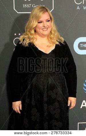 LOS ANGELES - JAN 13:  Sarah Baker at the Critics Choice Awards  at the Barker Hanger on January 13, 2019 in Santa Monica, CA