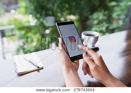 Chiang Mai, Thailand - August 18,2018: Woman Holding Huawei With Instagram Application On The Screen