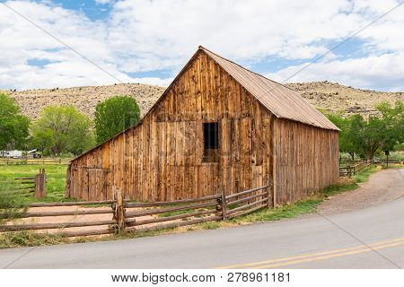 Pendleton-jorgenson-gifford Barn In Capital Reef National Park, Utah