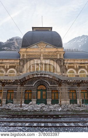 Canfranc, Spain - May 1, 2019 : Watch In The Abandoned Railway Station Of Canfranc Huesca Spain