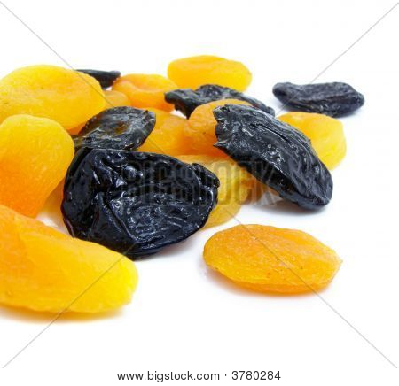 Torkade Kuraga och svart plommon frukt